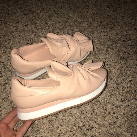 pink bow trainers